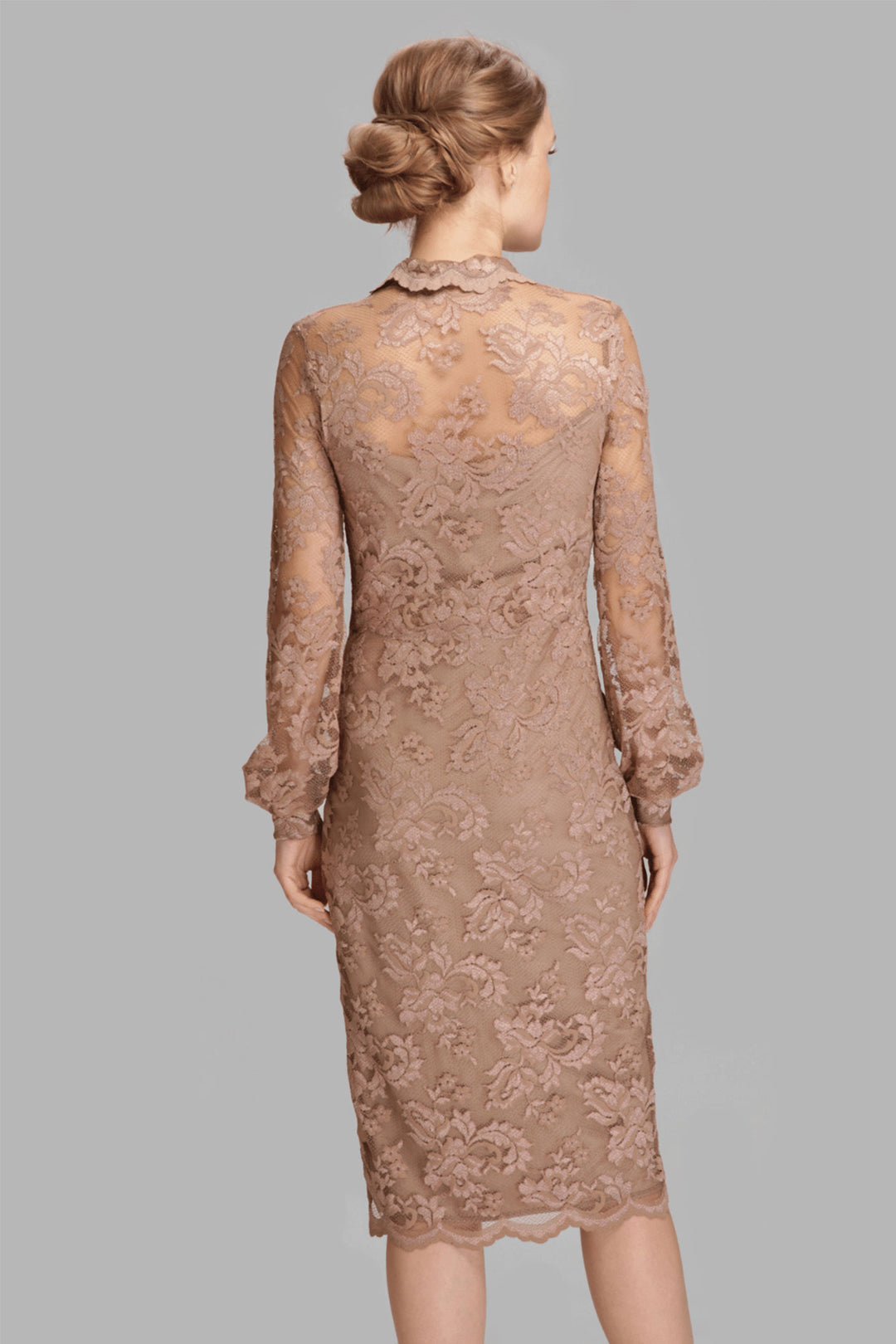 Robe à boutons festonnés
