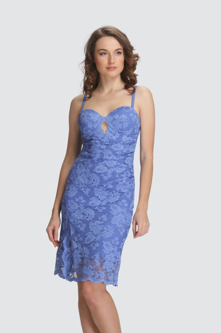 Robe à col en cœur et fente