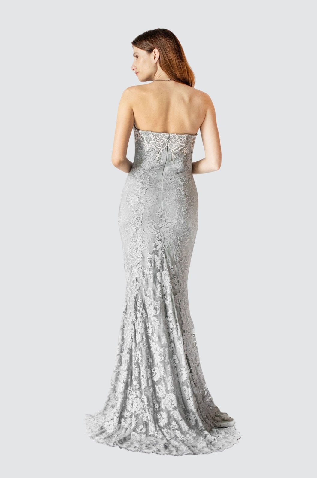 Robe bustier en dentelle dévoilée