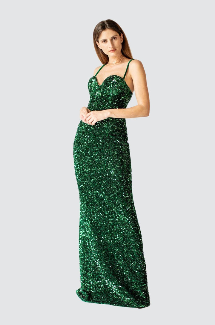 Smaragdgrünes, mit Pailletten verziertes Kleid mit zarten Trägern