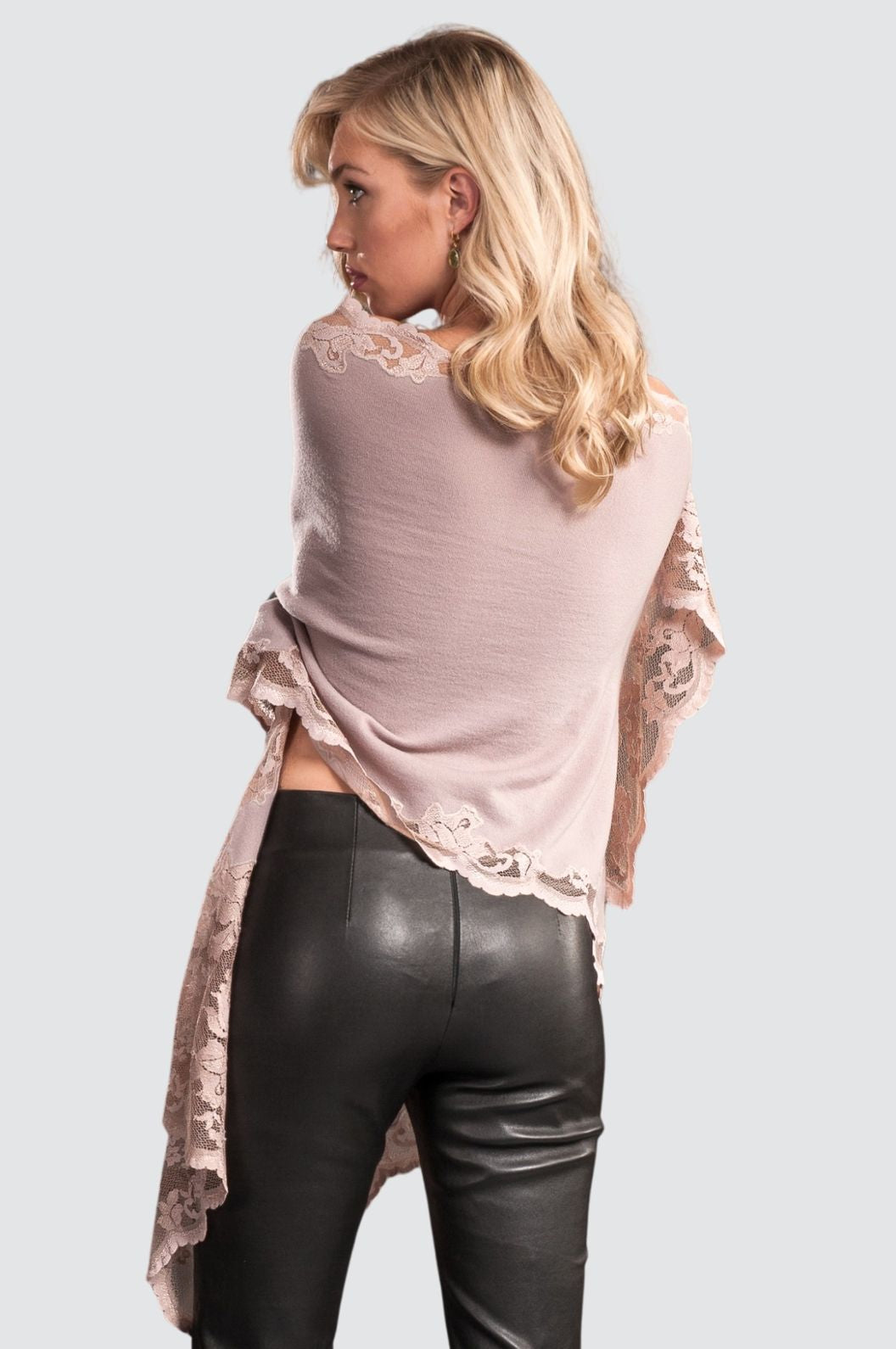 Écharpe en cachemire et dentelle