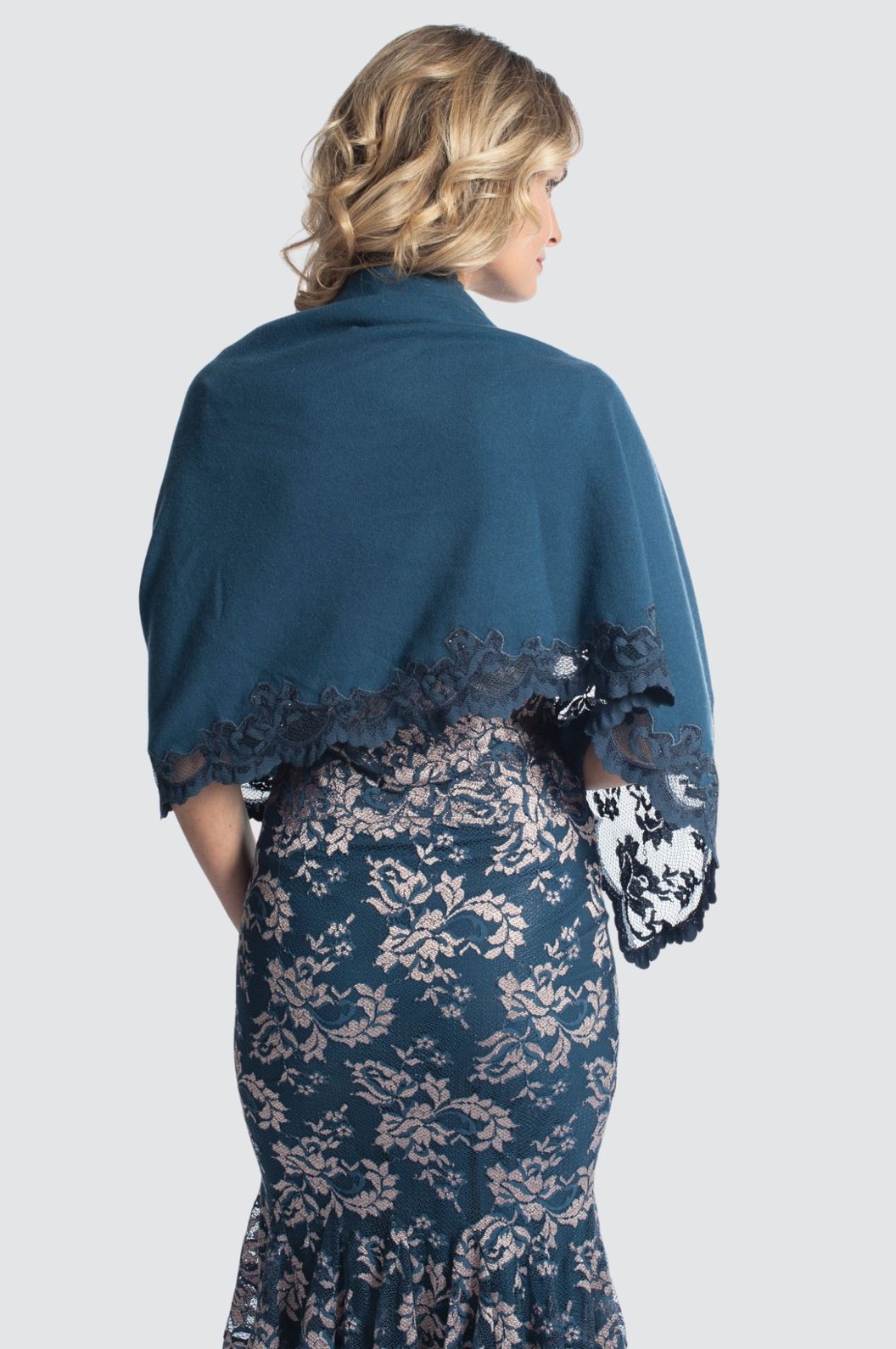 Écharpe en cachemire et dentelle