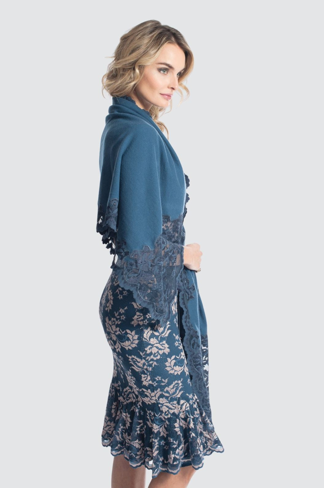 Écharpe en cachemire et dentelle