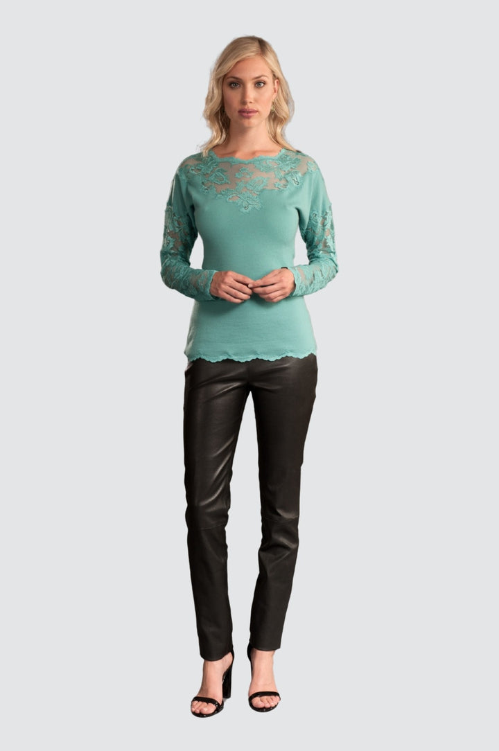 Hautfarbener Pullover aus Kaschmir und Spitze