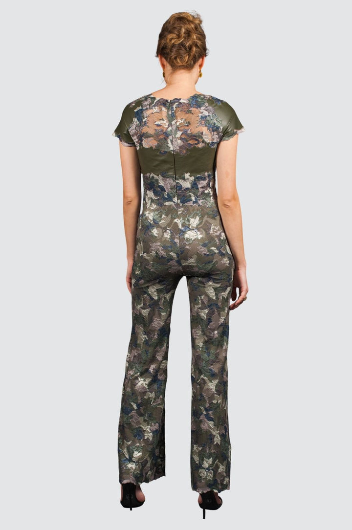 Robe en dentelle florale à manches transparentes