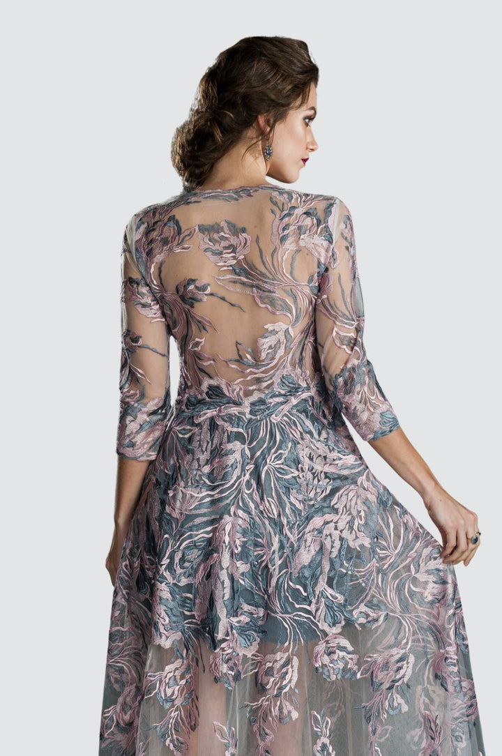 Robe classique avec illusion