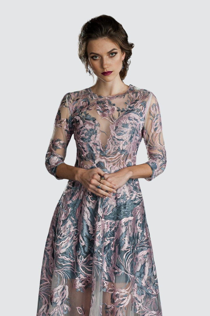 Robe classique avec illusion