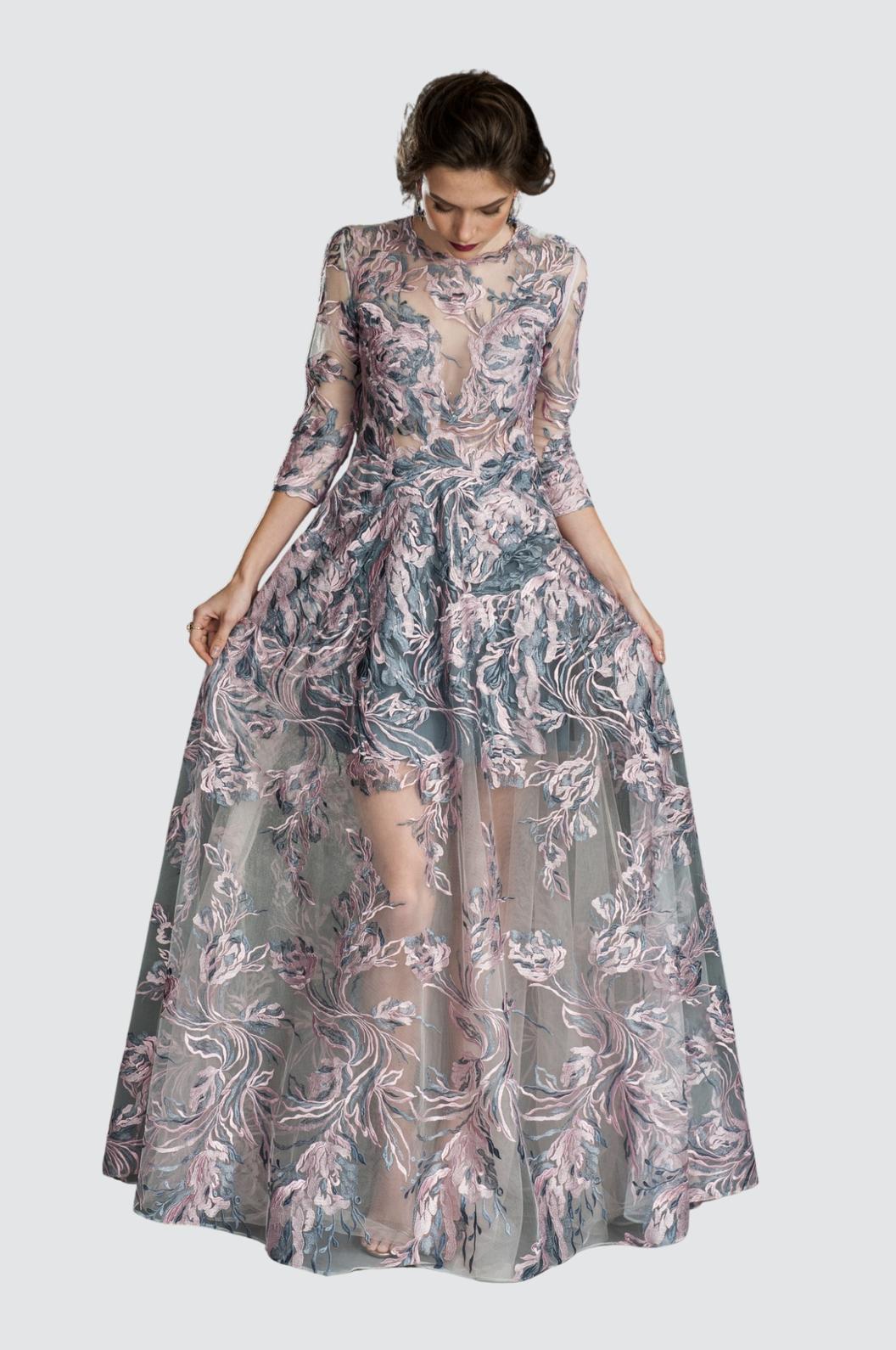 Robe classique avec illusion